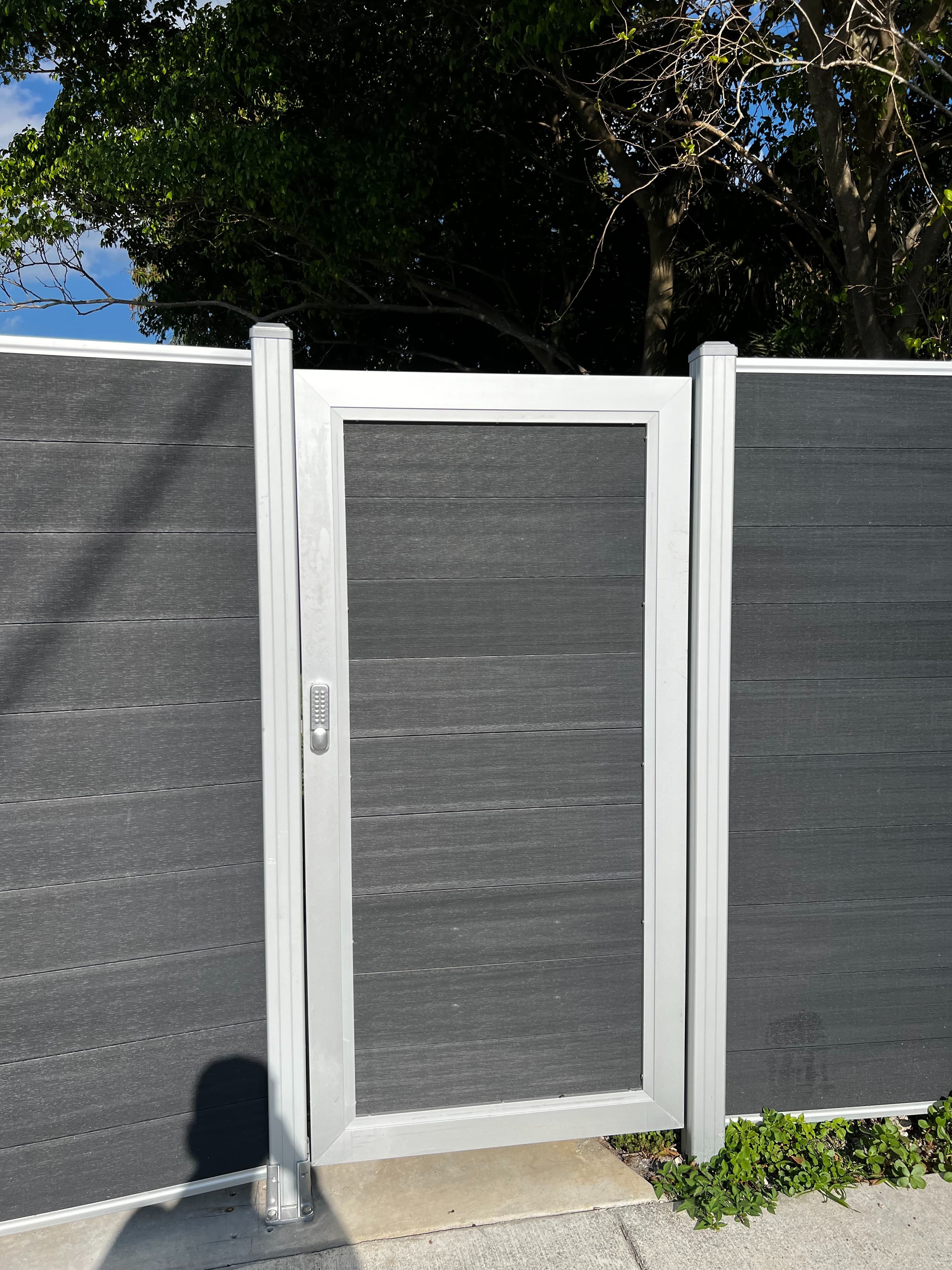 WPC charcoal gate with white aluminum frame Miami